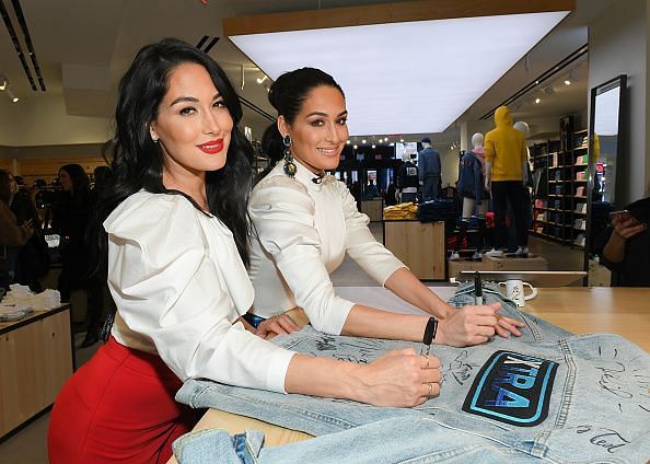 Brie Bella and Nikki Bella Visit 'Extra'